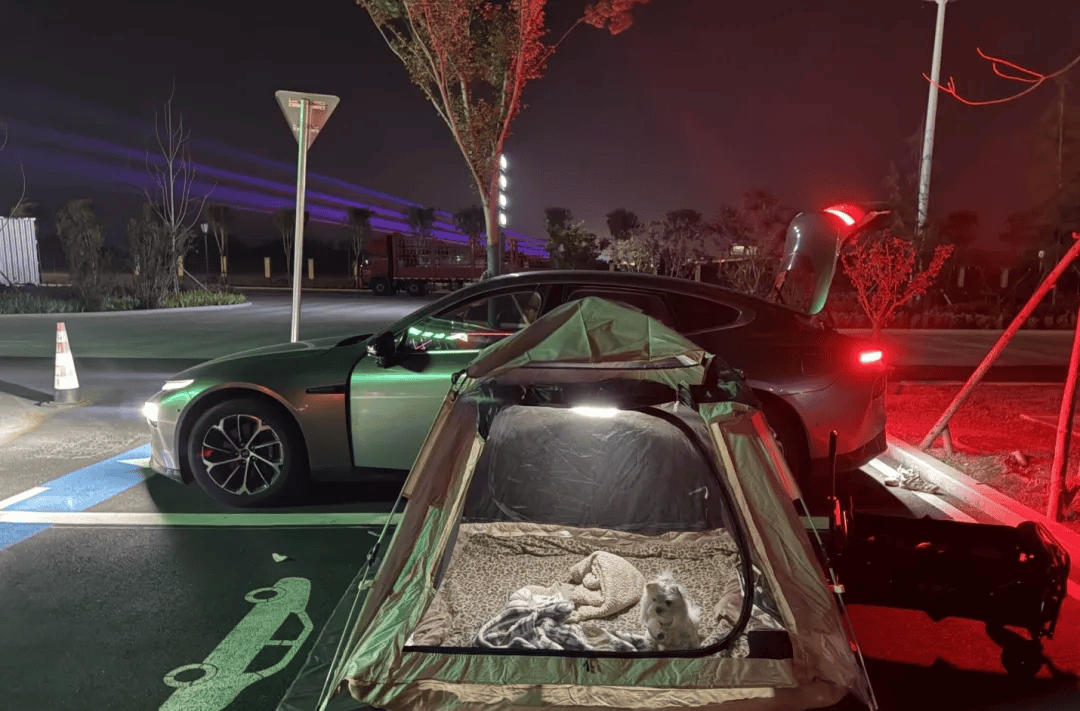 期间年轻人旅行掀起“帐篷过夜”热潮开元棋牌网站不住酒店住帐篷！国庆(图2)