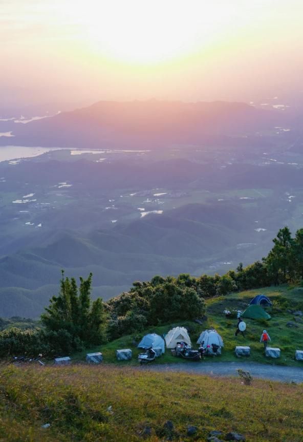 全免费！这里的瀑布云海比金顶更壮观！开元棋牌app无需爬山就在广东！还完(图14)